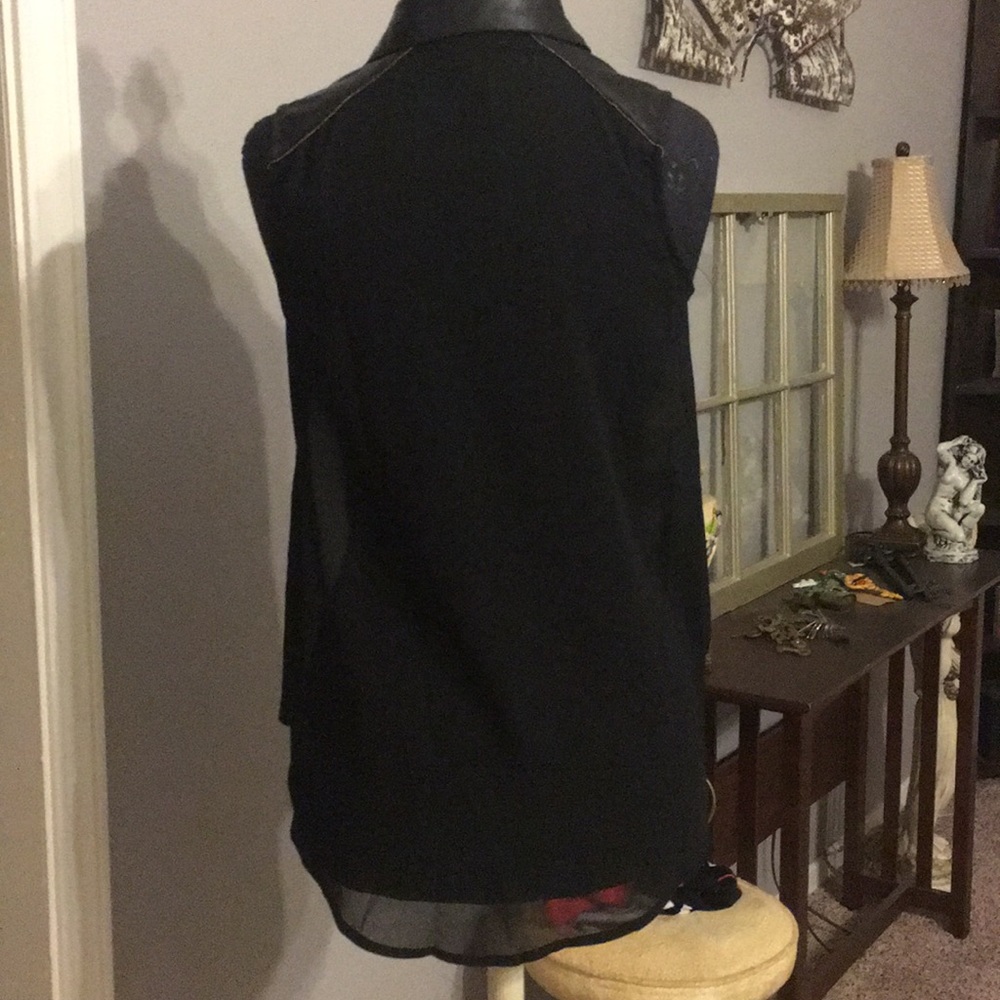 Top - Picture 4 of 5